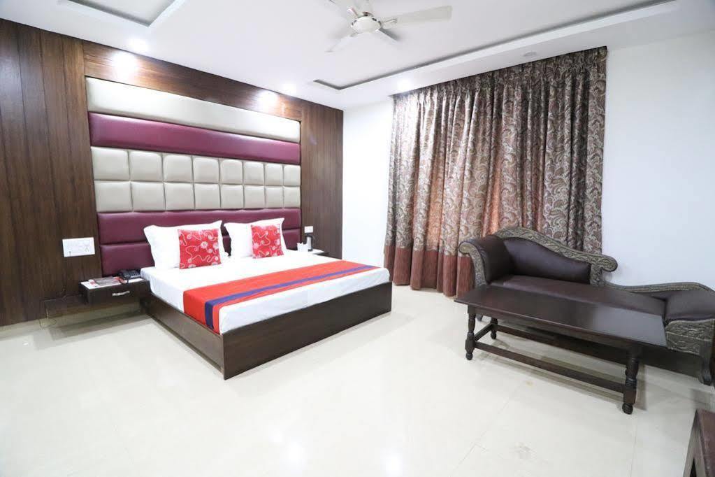 Hotel Ng Paradise Jagadhri Екстер'єр фото
