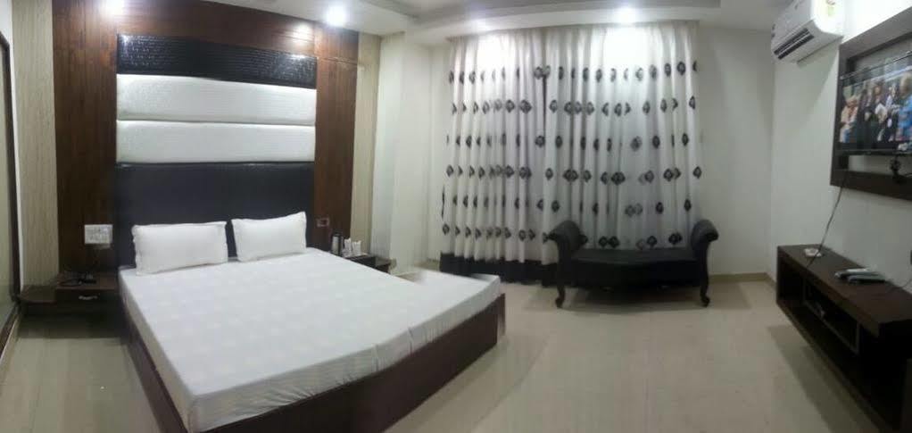Hotel Ng Paradise Jagadhri Екстер'єр фото